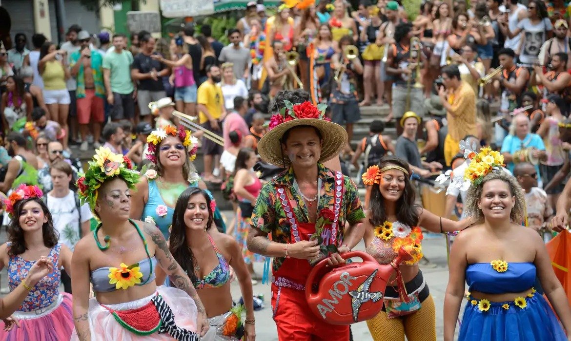 Carnavalnoferiadoefaltaraotrabalhonessesdiaspodeatgerardemisso_0780788001708099807.jpeg