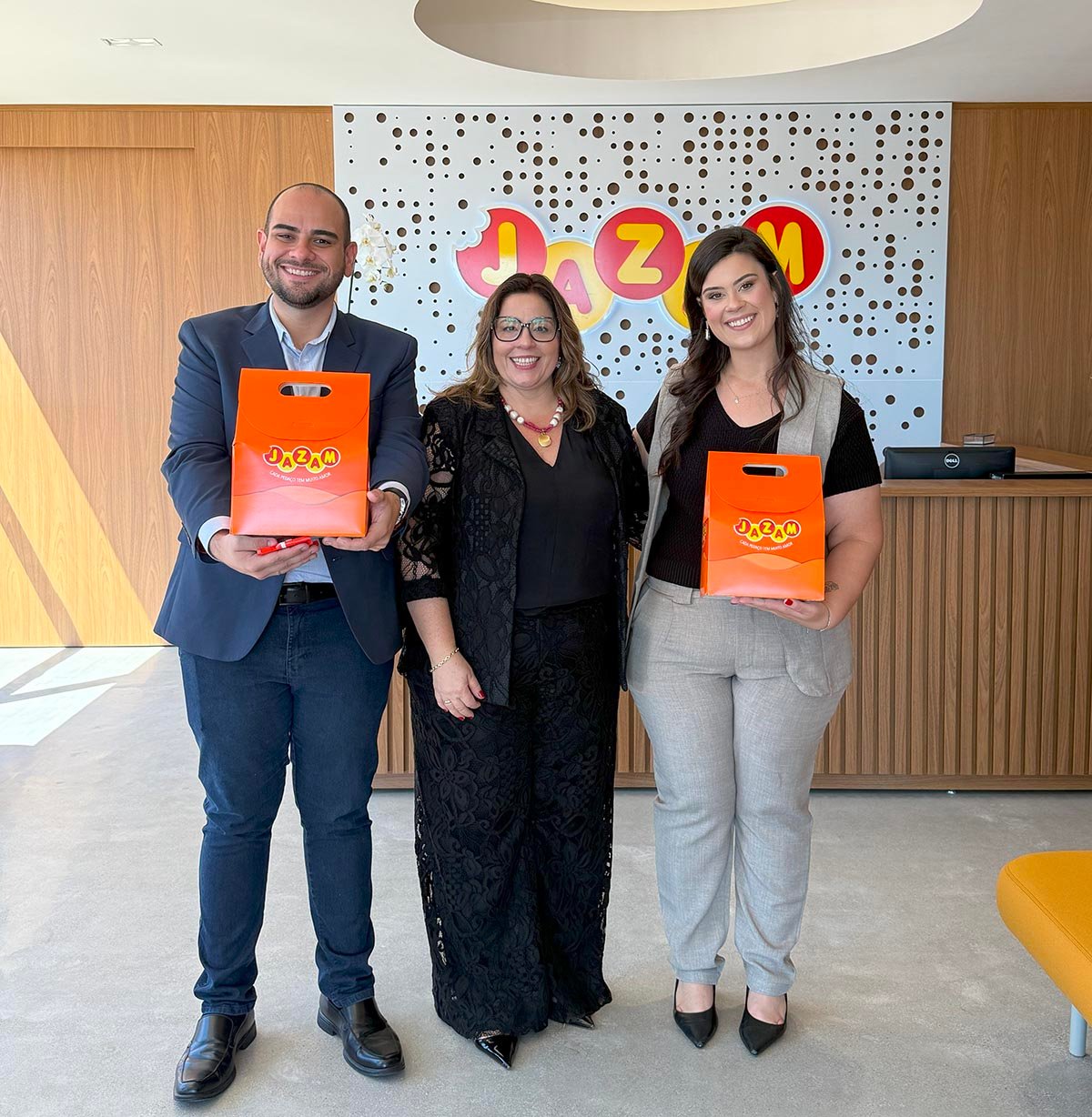 Prefeito Diogo, primeira dama Mariana e Regiane Zambon