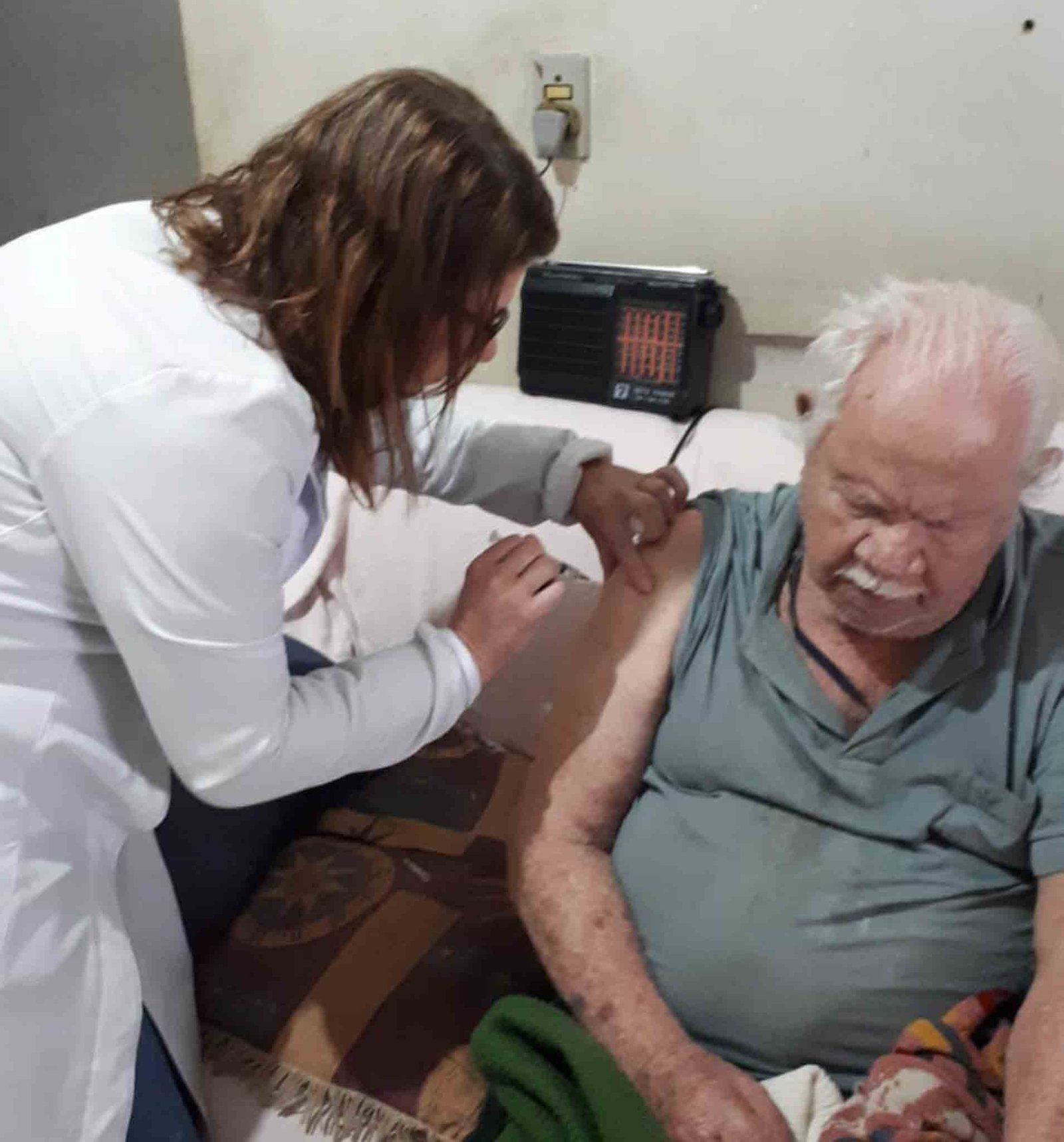 02-06 Ações de vacinação extramuro imunizam mais 376 marilienses5