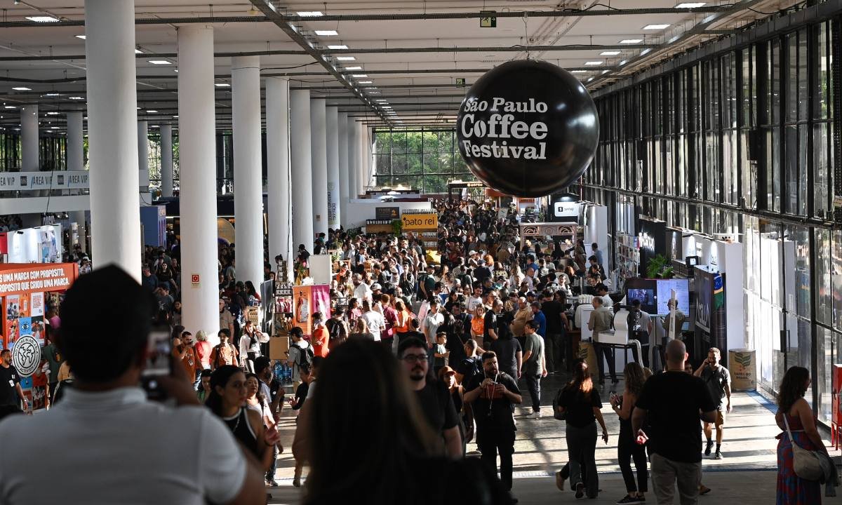 Sao-Paulo-Coffee-Festival-2025-celebra-a-cultura-dos-cafes-especiais-com-arte-urbana-experiencias-sensoriais-e-conteudo-educativo