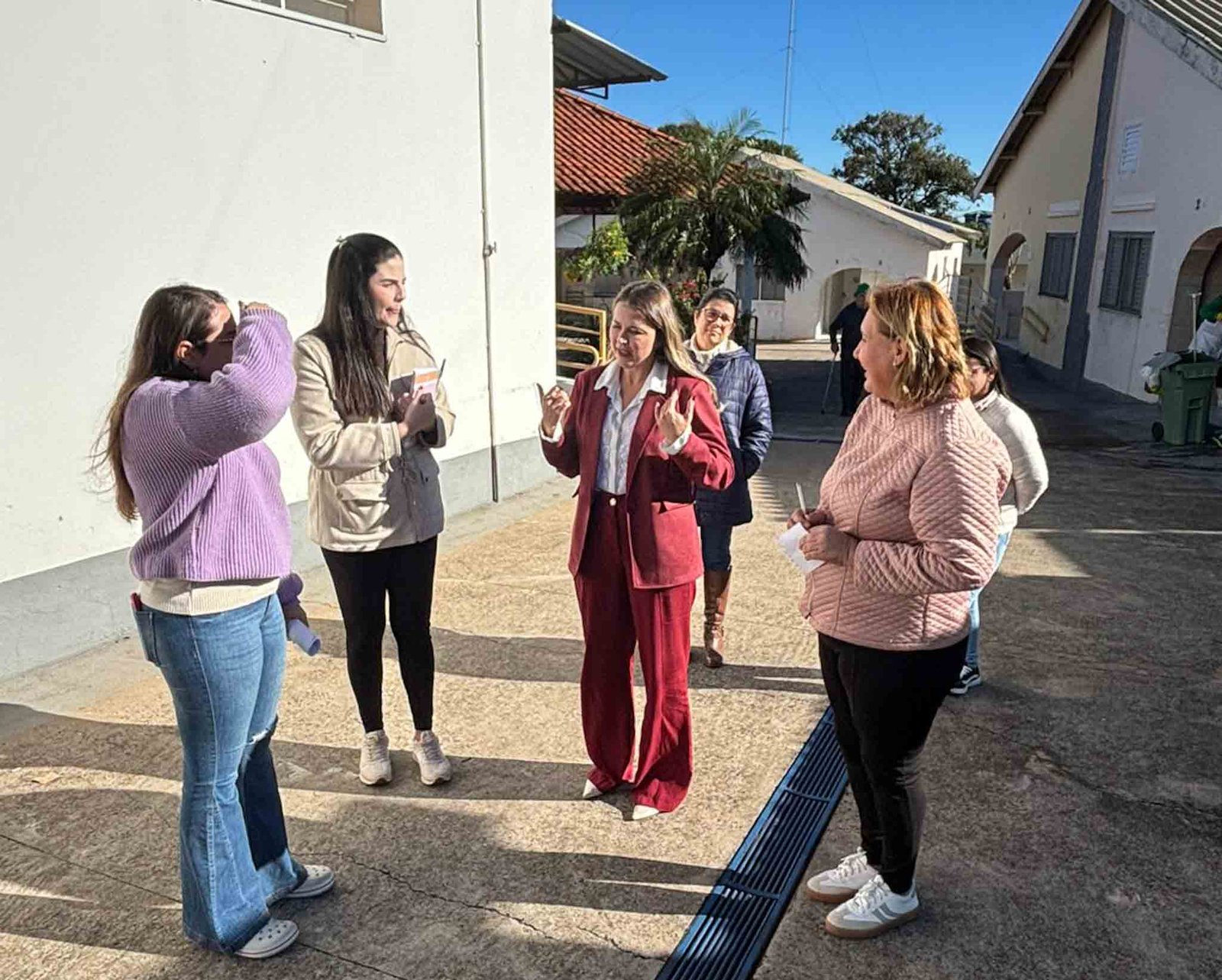06-08 Mansão Ismael recebe visita da equipe da Secretaria da Saúde1