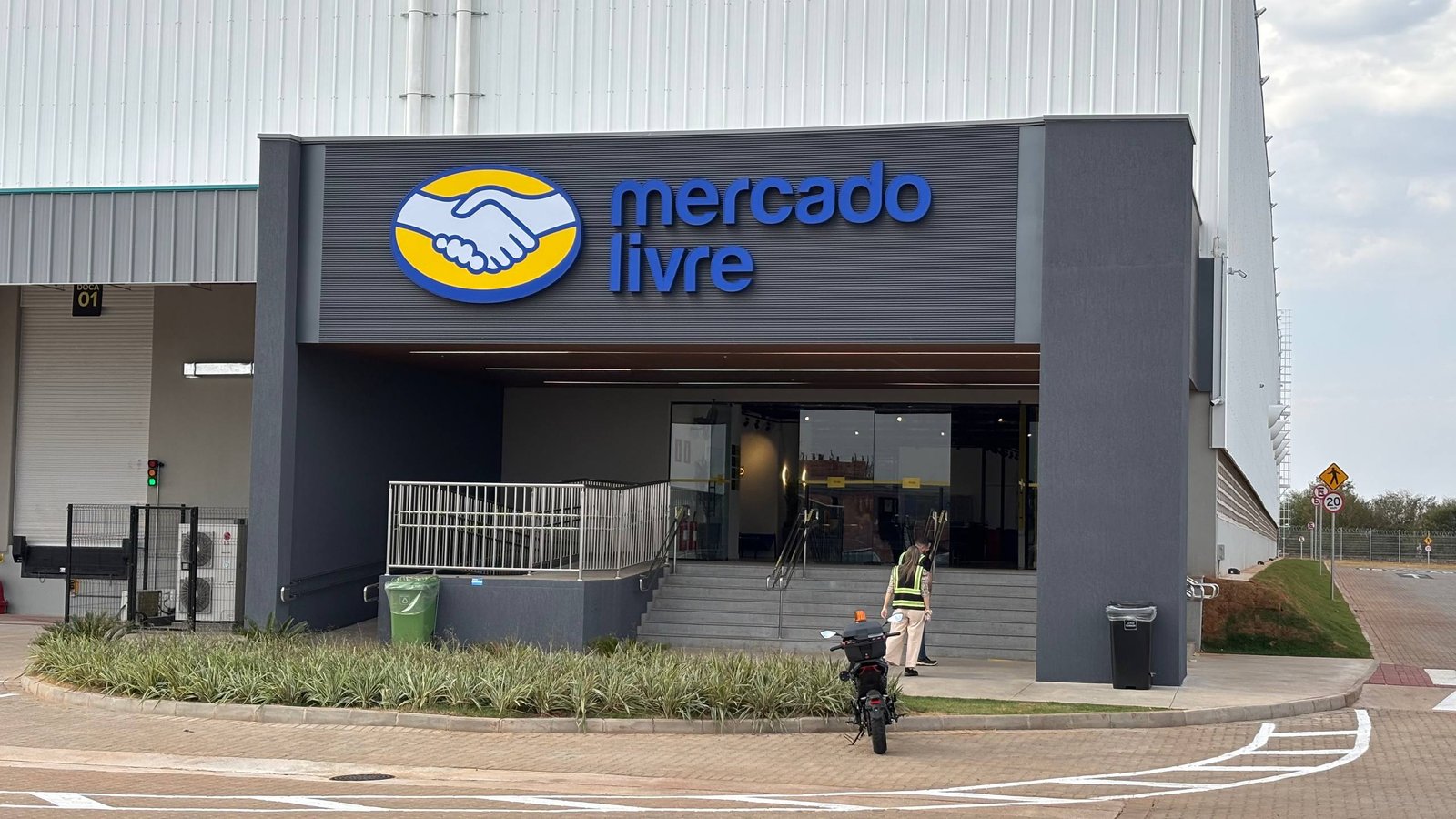 16-09 Prefeitura de Marília realiza 6º Mutirão do Emprego e 3ª edição de contratação para o polo logístico DHLMercado Livre (1)