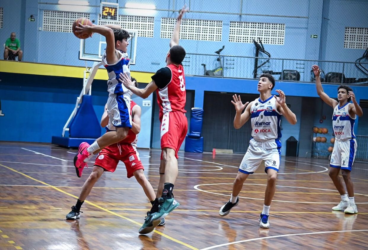 06-10 Basquete masculino de Marília lidera o seu grupo na segunda fase do Paulista