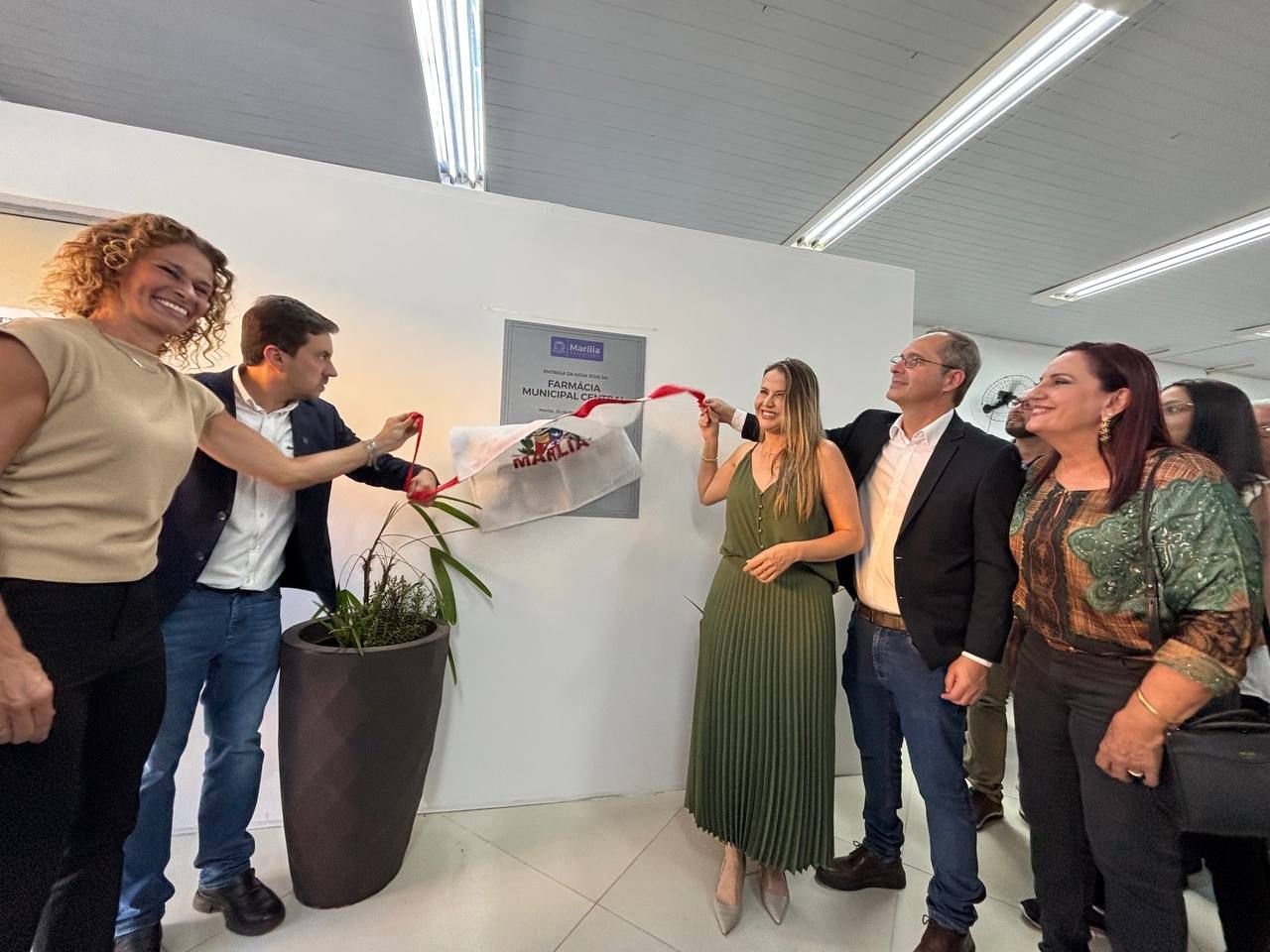 25-11 Prefeitura inaugura nova sede da Farmácia Municipal Central3