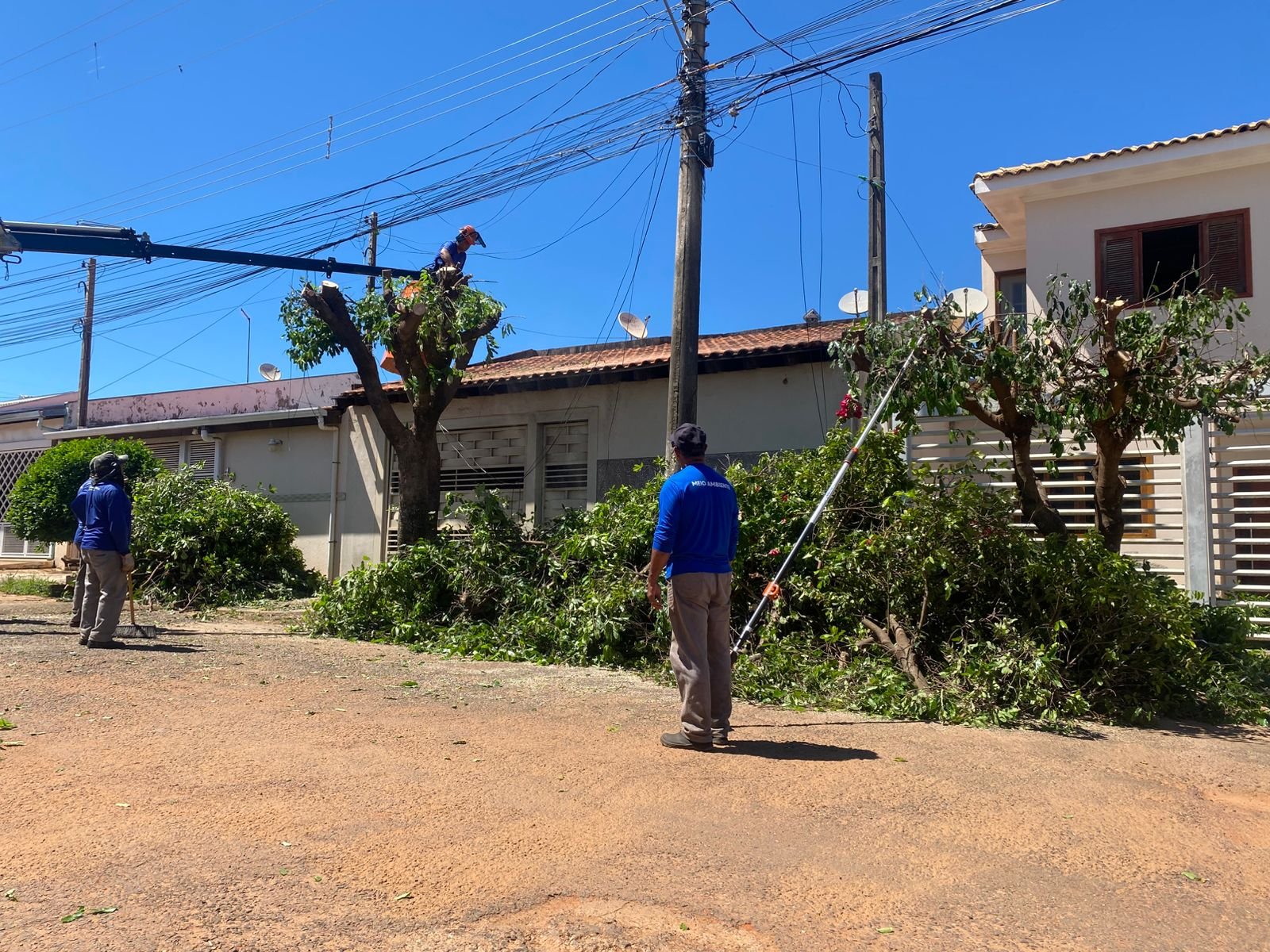 26-11 Mutirão “Cuidado por Todos os Bairros” avança e equipes intensificam melhorias no Jardim Ismael3