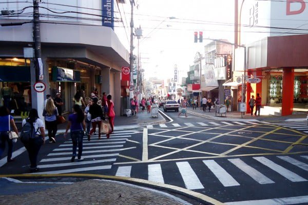 rACjvBiZ-comercio-110315_1426102475
