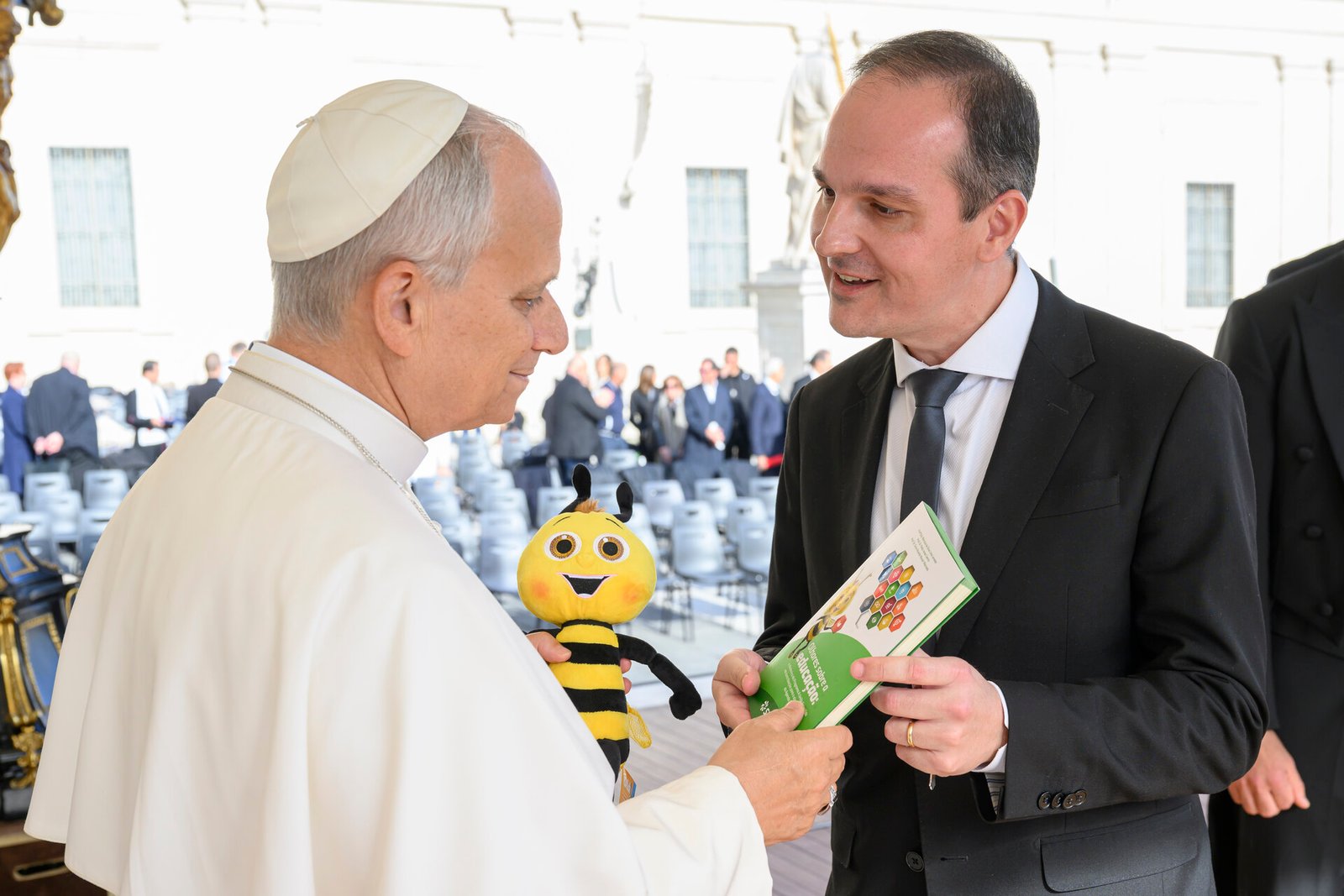 Marcello Zanluchi, assessor de desenvolvimento do cooperativismo, e Papa Leão XIV_3