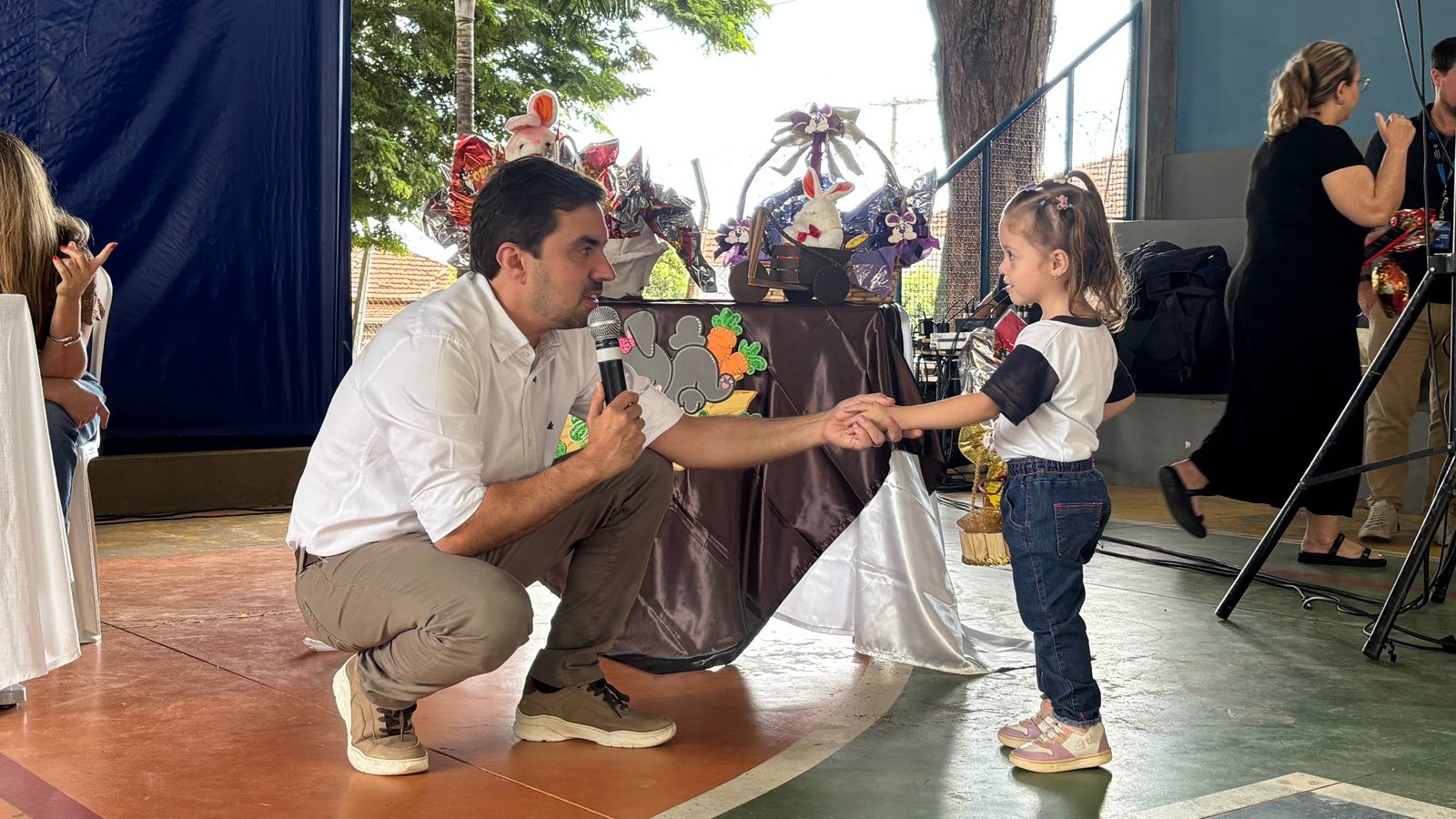 01-04 Entrega de Ovos de Chocolate (2)