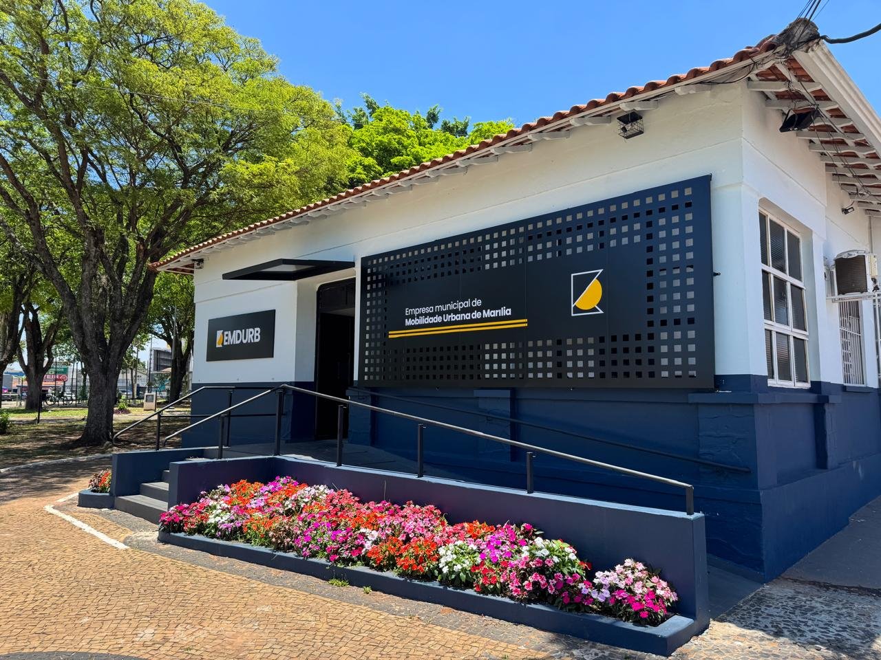 01-06 Familiares que mantêm jazigos no gramado do Cemitério da Saudade devem quitar a taxa semestral