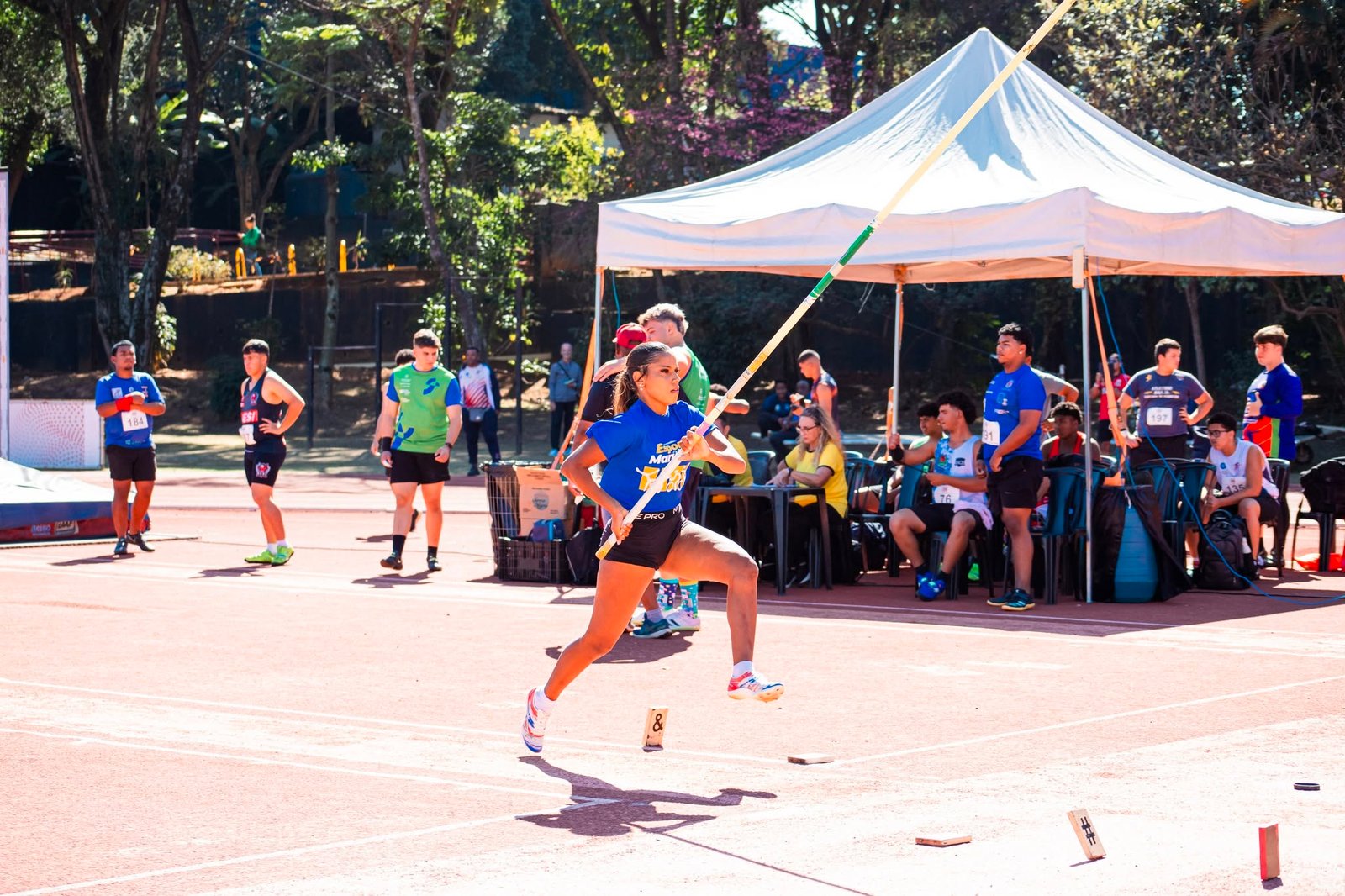 04-08 Marília conquista medalhas e bons resultados no Campeonato Paulista Sub-18 de Atletismo - Isabele Consolin - Salto com vara (2)